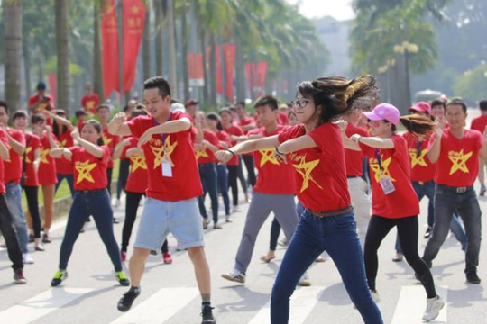 Người Hà Nội nhảy flashmob tiếp sức đội tuyển U.23 Việt Nam