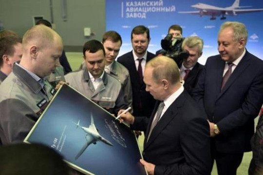 Nga tăng cường năng lực hạt nhân bằng 10 máy bay siêu thanh Tu-160M