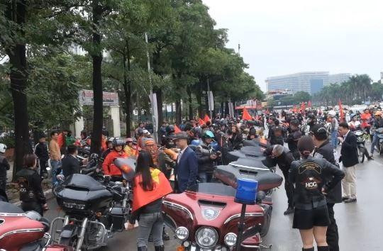 Đoàn xe motor 'khủng' đi đón đội tuyển U.23 Việt Nam