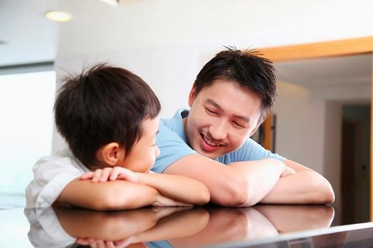 Trẻ gần gũi với bố nhiều sẽ thông minh và hạnh phúc hơn