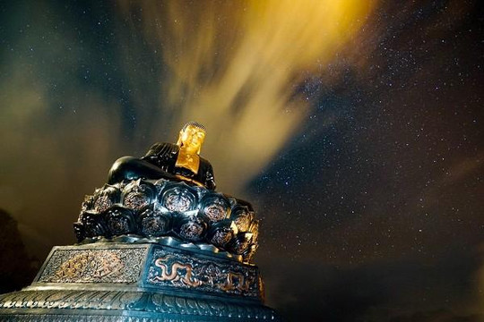 Khánh thành tượng đồng Phật A Di Đà cao nhất nước trên đỉnh Fansipan