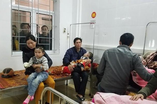 Hà Tĩnh: Nổ bình gas trong hội chợ tuổi thơ, 7 học sinh bỏng nặng