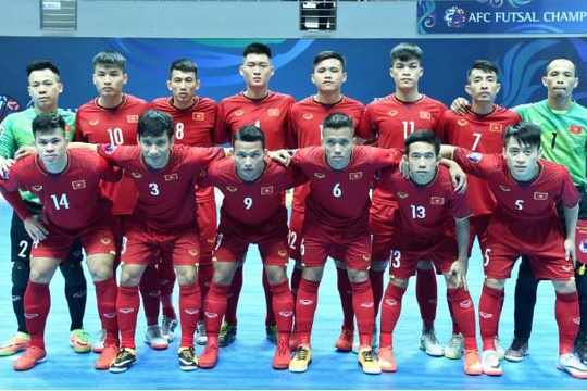 Lội ngược dòng đầy cảm xúc, tuyển Futsal Việt Nam giành vé vào tứ kết 