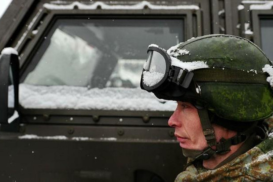 Bộ binh Nga chống ‘Cơn bão tuyết thế kỷ’ ở Moscow 