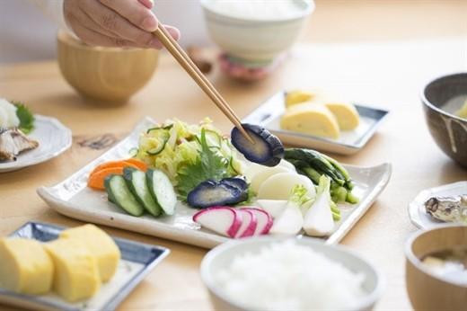Học bí quyết ăn nhiều mà vẫn thon gọn của phụ nữ Nhật