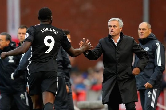 Mourinho với lối chơi thực dụng có làm buồn lòng người ủng hộ M.U?