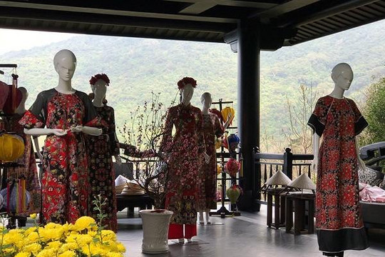 Khai mạc Tuần lễ triển lãm áo dài Việt tại InterContinental Danang Sun Peninsula Resort 