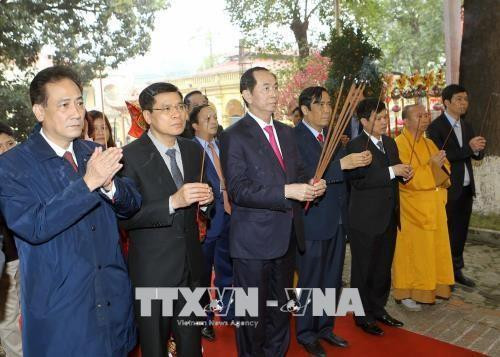 Chủ tịch nước Trần Đại Quang dâng hương tại điện Kính Thiên