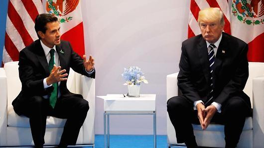 Ông Donald Trump căng thẳng với Tổng thống Mexico