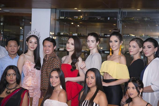 Hương Giang rạng rỡ đọ sắc cùng với các mỹ nhân ở Hoa hậu Chuyển giới quốc tế 2018