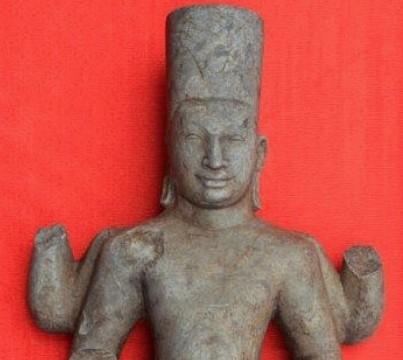 Đồng Tháp: Một nông dân phát hiện tượng thần Vishnu khi đi cắt cỏ