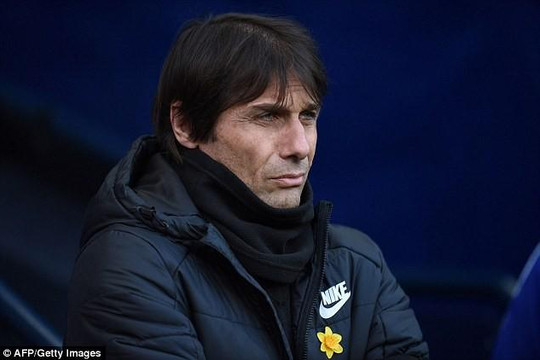 Antonio Conte lo lắng Chelsea thiếu kinh nghiệm để làm cuộc lật đổ trước Barcelona