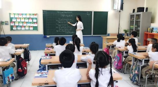 Bộ GD-ĐT nói gì vụ 500 giáo viên có nguy cơ mất việc? 