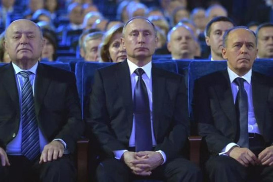 Mỹ tăng trừng phạt Nga, nhưng tránh các nhân vật thân cận của Tổng thống Putin