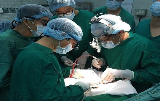 'Cuộc chiến' giữ 2 quả tạng xuyên Việt để cứu bệnh nhân 