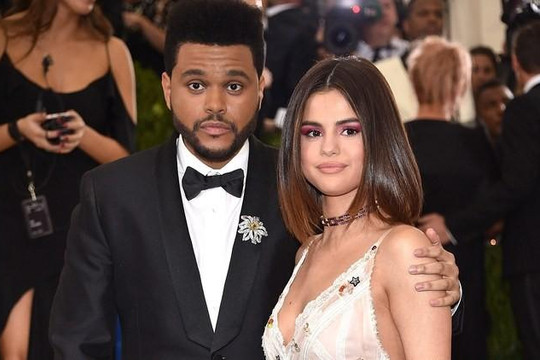 The Weeknd kể lại nỗi đau từng muốn hiến thận cho Selena Gomez