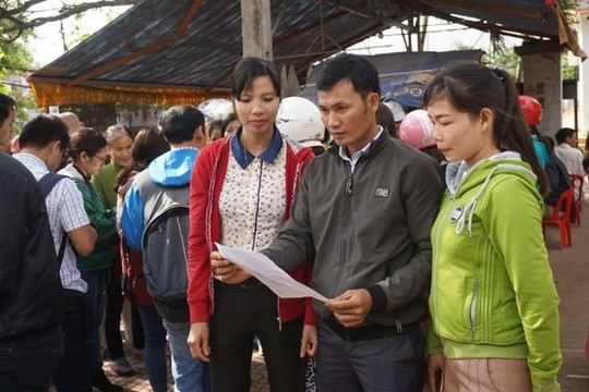 Vụ 500 giáo viên mất việc: Kỷ luật Bí thư, Chủ tịch huyện Krông Pắk 