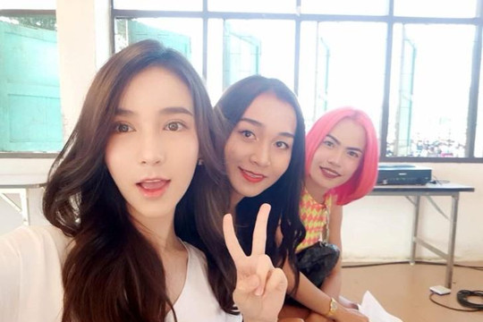 Người đẹp thua Hương Giang tại cuộc thi Hoa hậu chuyển giới gây chú ý trong ngày khám nghĩa vụ