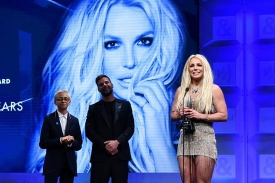 Britney Spears được cộng đồng LGBT Mỹ tôn vinh