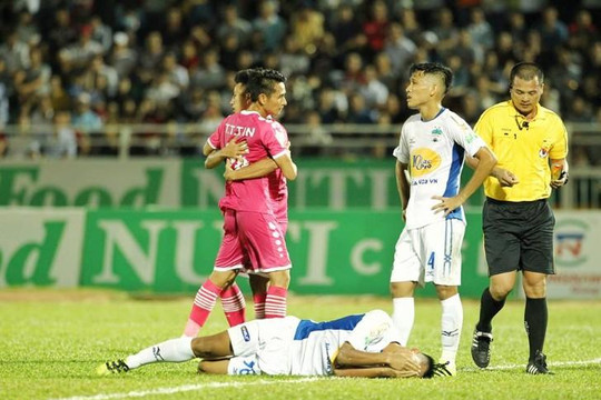 Vòng 5 V.League 2018: Hà Nội FC thị uy sức mạnh, HAGL thua bạc nhược