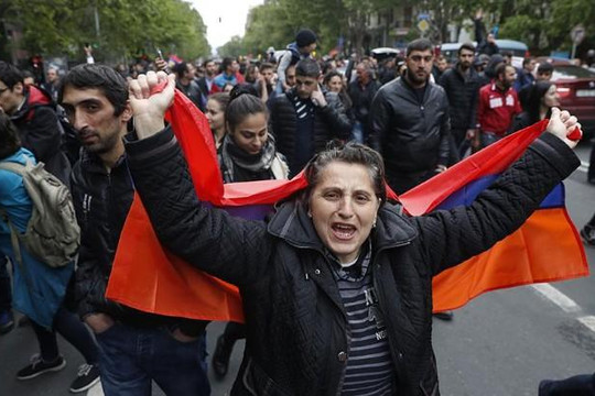 ‘Cách mạng nhung’ bùng nổ ở Armenia, Thủ tướng phải từ chức