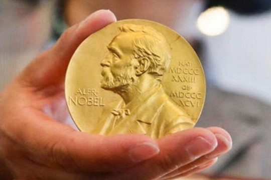 Dính đến bê bối tình dục, giải Nobel Văn học 2018 bị hủy 
