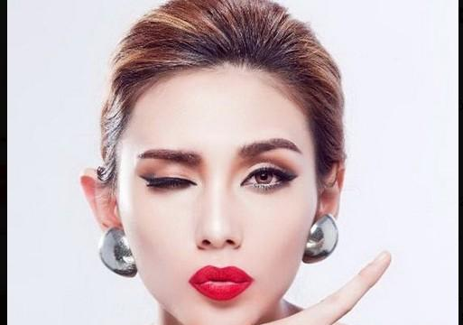 Siêu mẫu Võ Hoàng Yến chính thức ngồi ghế nóng 'The Face Việt Nam 2018'