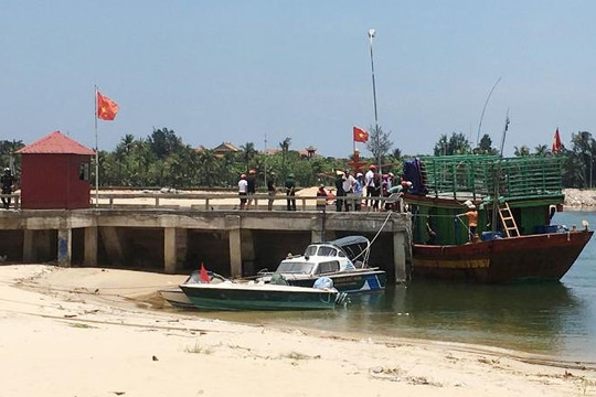 Một ngư dân Quảng Bình bị lưới quấn xuống biển tử vong