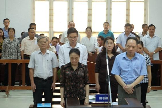 Chuyển từ "tham ô" sang "lợi dụng chức vụ", nguyên Phó GĐ Sở NN&PTNT Hà Nội lĩnh án 12 năm tù