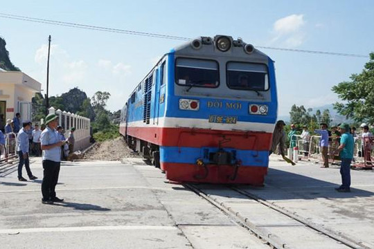 Đường sắt Bắc-Nam đã thông tuyến trở lại sau vụ tai nạn kinh hoàng