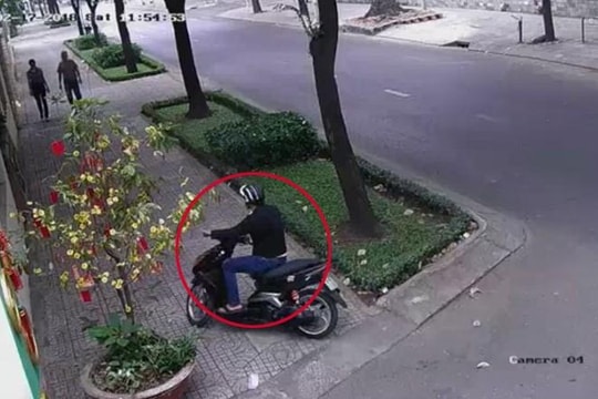 Nhân viên ngoại giao Nga bị giật dây chuyền táo tợn trên phố Sài Gòn
