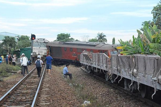 Quảng Nam: Hai tàu hỏa đâm nhau trực diện