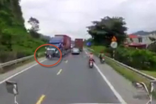 Chồng lái container tông chết người ở Lạng Sơn, vợ đăng clip kêu oan