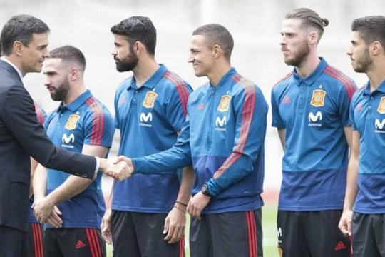 Thủ môn De Gea đòi tân Thủ tướng Tây Ban Nha xin lỗi công khai