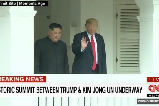 Ông Kim Jong-un tươi cười rời phòng họp sau cuộc gặp với Tổng thống Mỹ