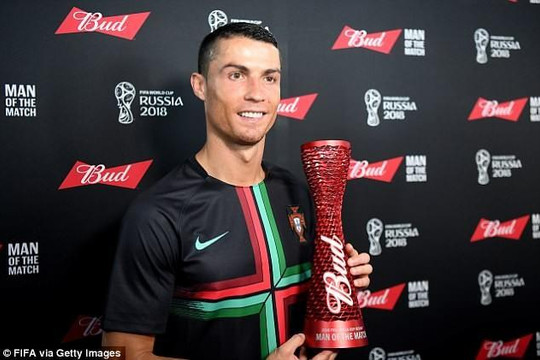 Ronaldo lập thêm loạt kỷ lục sau cú hattrick vào lưới Tây Ban Nha  