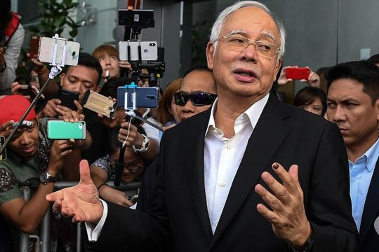 Cựu Thủ tướng Malaysia bị quy kết ký tên ‘rút ruột’ hàng tỉ USD
