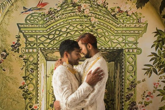 Bộ ảnh tôn vinh những đám cưới đồng tính theo phong cách Á đông