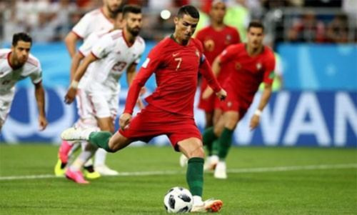 Quả phạt đền... hỏng của Ronaldo phá kỷ lục World Cup