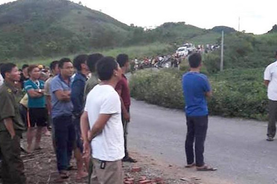 Nghệ An: Làm đường dây viễn thông, 4 người bị điện giật chết