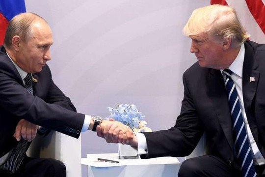Ông Donald Trump quyết gặp ông Vladimir Putin bất chấp chỉ trích trong nước