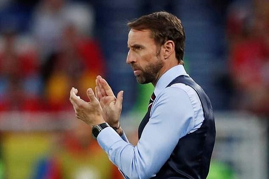 HLV tuyển Anh giải thích lý do 'thua trận vẫn vui'