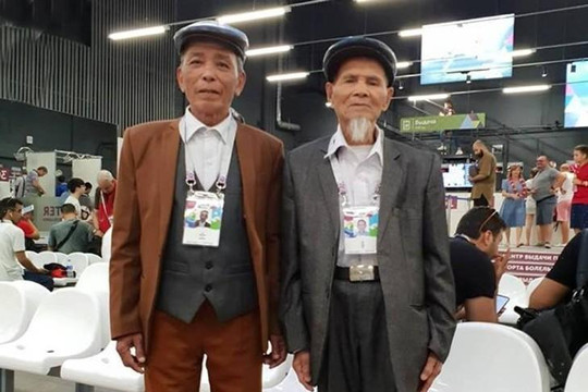 Fan cao tuổi nhất World Cup 2018 là cụ già 95 tuổi người Việt Nam