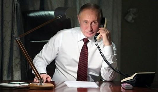 Ông Putin gọi điện cho đội tuyển Nga chúc mừng chiến thắng
