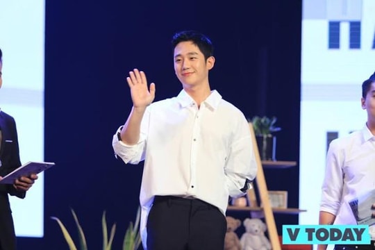 Sao phim 'Chị đẹp' Jung Hae In nghẹn ngào viết thư tay gửi các fan Việt, hứa sẽ quay trở lại