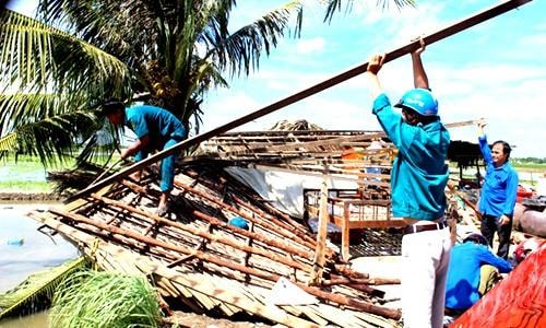 Cà Mau: Lốc xoáy làm sập, tốc mái hơn 110 căn nhà