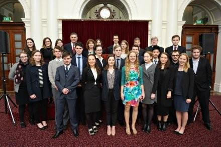 Úc cấm người nước ngoài phụ việc cho nghị sĩ 