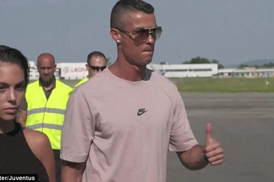 Quên nỗi buồn World Cup, Ronaldo cùng gia đình đến Ý để ra mắt Juventus tối nay 