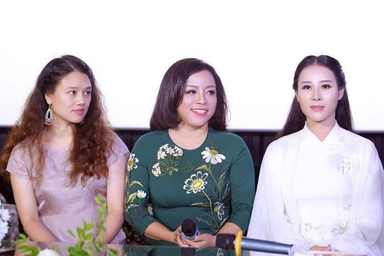 Vợ ca sĩ Việt Hoàn bị cháy xém người khi quay MV 'Cúc ơi' cho NSƯT Tố Nga