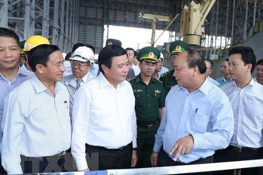Thủ tướng Nguyễn Xuân Phúc kiểm tra hoạt động của Formosa Hà Tĩnh